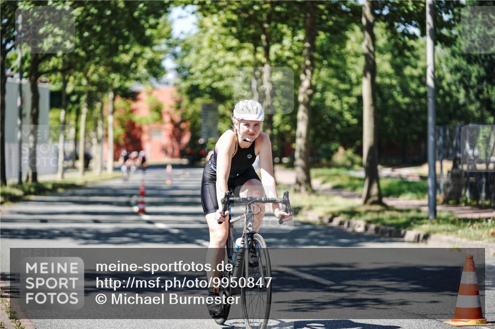 09.08.2026 - GEWOBA Citytriathlon Bremen Michael Burmester http://msf.ph/oto/9950847 09.08.2026 13:20:06 Radfahren 656, 817, 859, 923, 940 meine-sportfotos.de