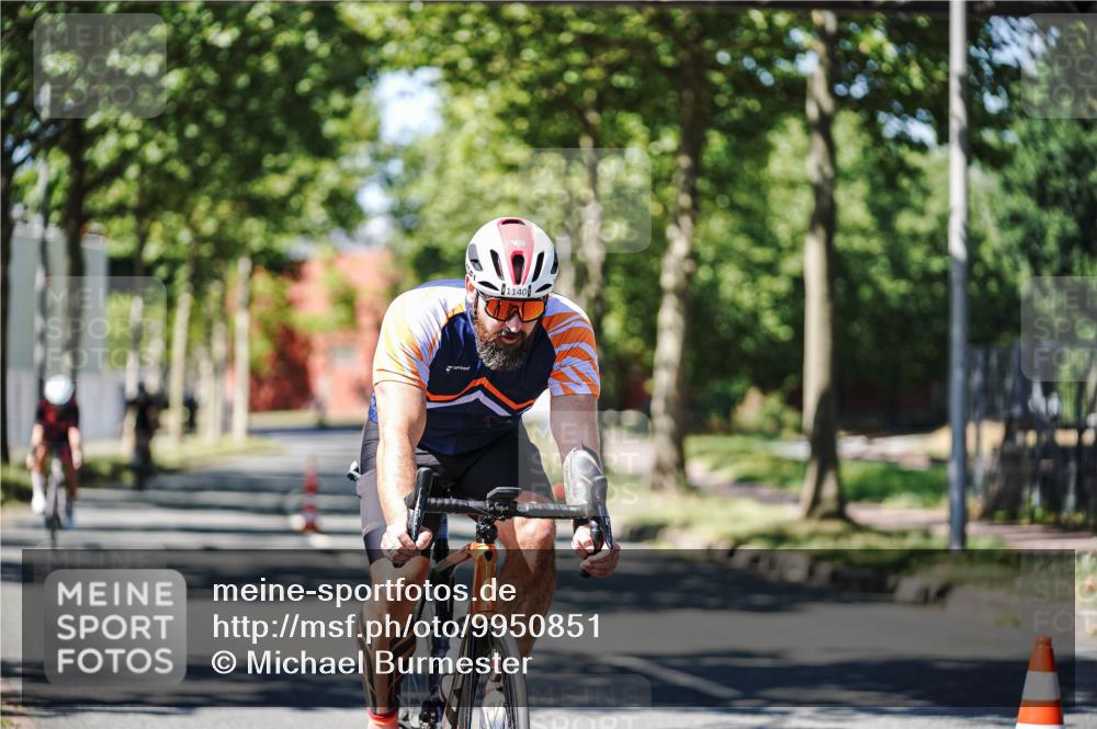 09.08.2026 - GEWOBA Citytriathlon Bremen Michael Burmester http://msf.ph/oto/9950851 09.08.2026 13:20:18 Radfahren 859, 933, 943, 1140 meine-sportfotos.de