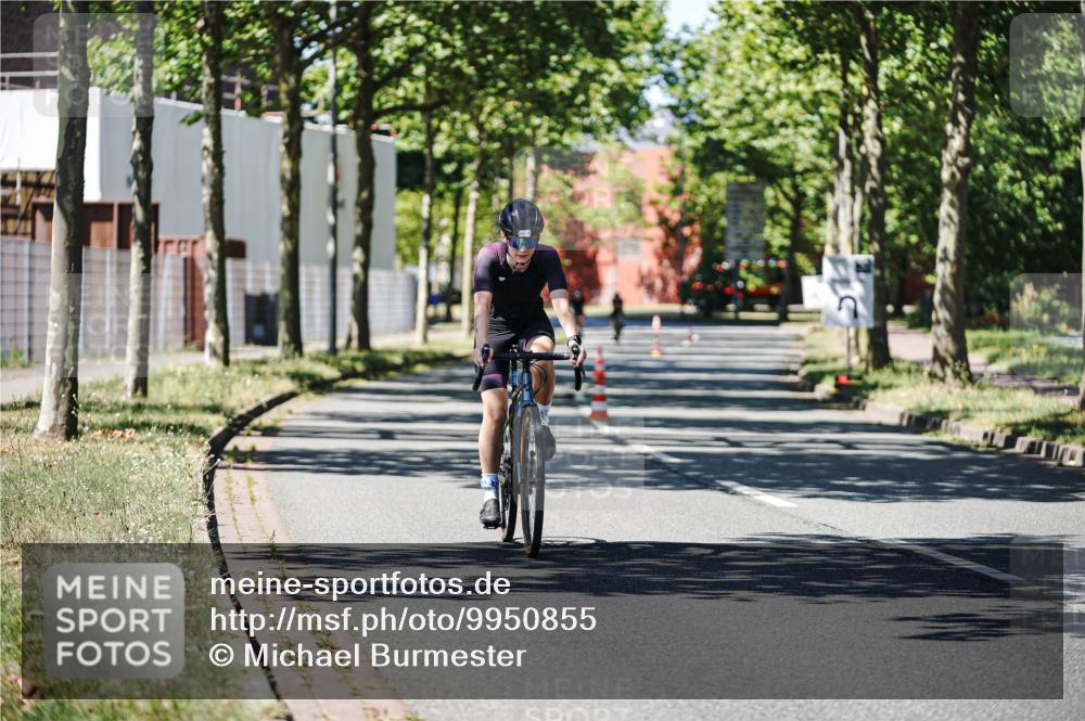09.08.2026 - GEWOBA Citytriathlon Bremen Michael Burmester http://msf.ph/oto/9950855 09.08.2026 13:20:22 Radfahren 859, 933, 943, 991, 1140 meine-sportfotos.de