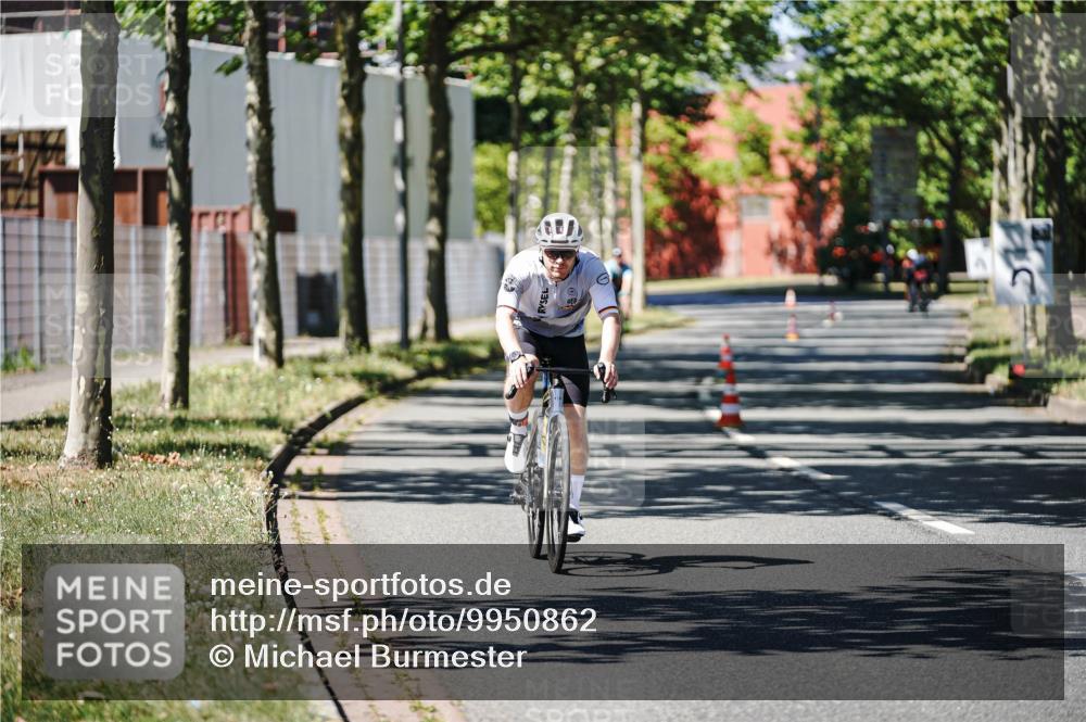 09.08.2026 - GEWOBA Citytriathlon Bremen Michael Burmester http://msf.ph/oto/9950862 09.08.2026 13:20:43 Radfahren 672, 957, 1007, 1125 meine-sportfotos.de