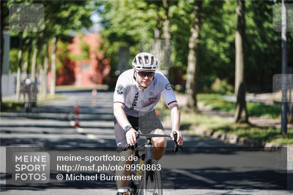 09.08.2026 - GEWOBA Citytriathlon Bremen Michael Burmester http://msf.ph/oto/9950863 09.08.2026 13:20:44 Radfahren 672, 957, 1007, 1125 meine-sportfotos.de