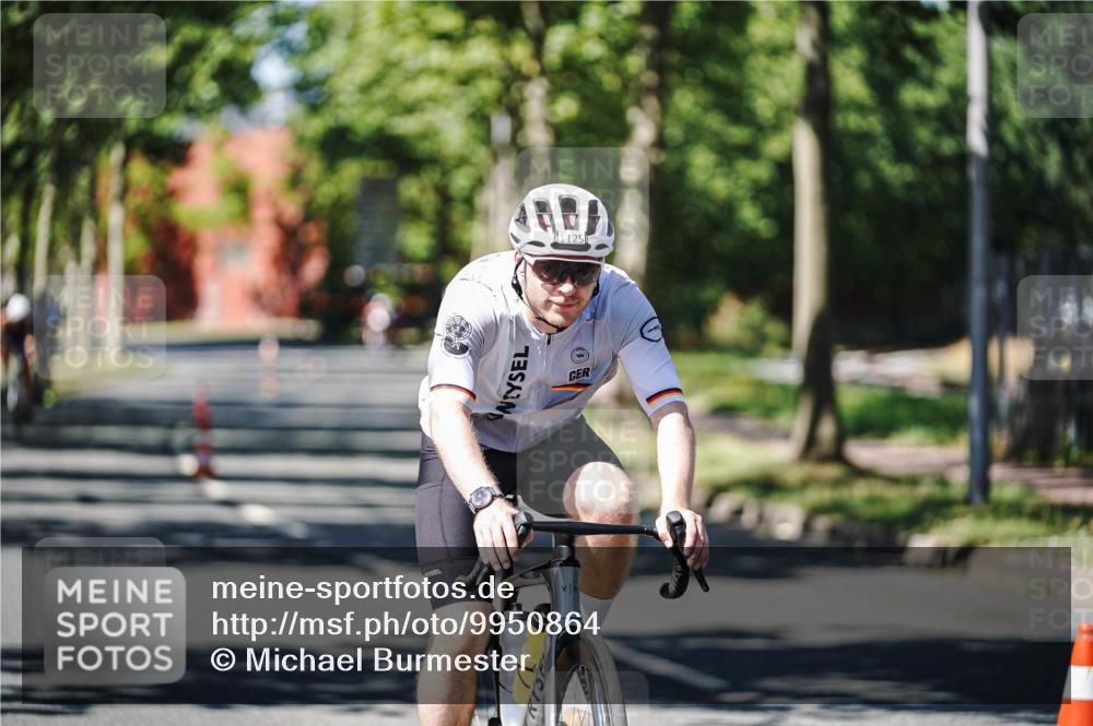 09.08.2026 - GEWOBA Citytriathlon Bremen Michael Burmester http://msf.ph/oto/9950864 09.08.2026 13:20:44 Radfahren 672, 957, 1007, 1125 meine-sportfotos.de