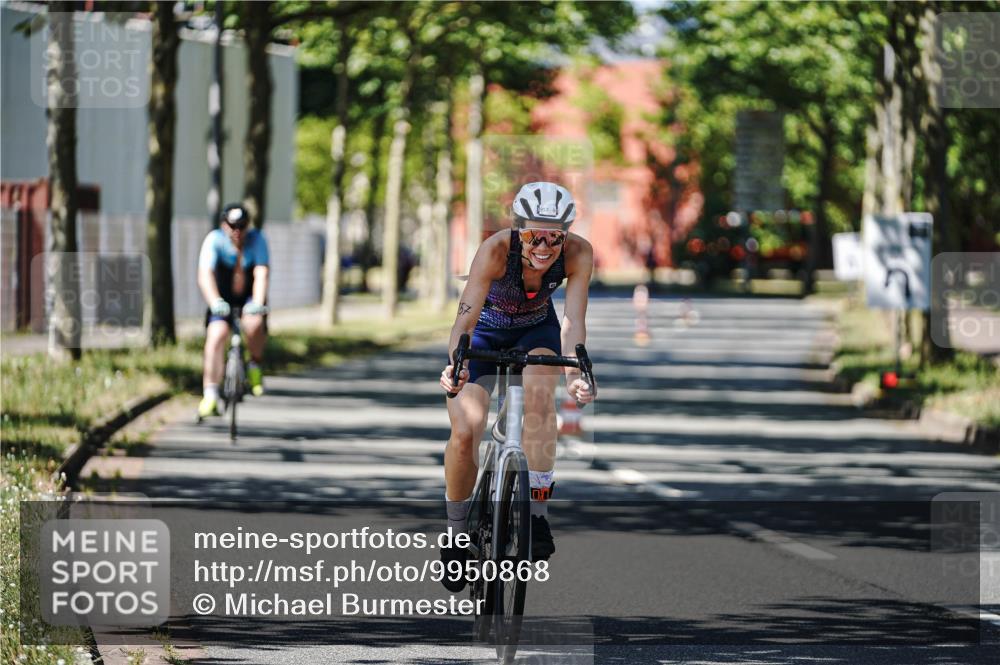 09.08.2026 - GEWOBA Citytriathlon Bremen Michael Burmester http://msf.ph/oto/9950868 09.08.2026 13:20:48 Radfahren 672, 957, 1125 meine-sportfotos.de