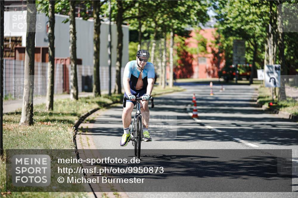 09.08.2026 - GEWOBA Citytriathlon Bremen Michael Burmester http://msf.ph/oto/9950873 09.08.2026 13:20:50 Radfahren 672, 957, 1125 meine-sportfotos.de