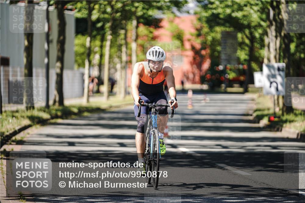 09.08.2026 - GEWOBA Citytriathlon Bremen Michael Burmester http://msf.ph/oto/9950878 09.08.2026 13:21:10 Radfahren 546, 782, 887 meine-sportfotos.de