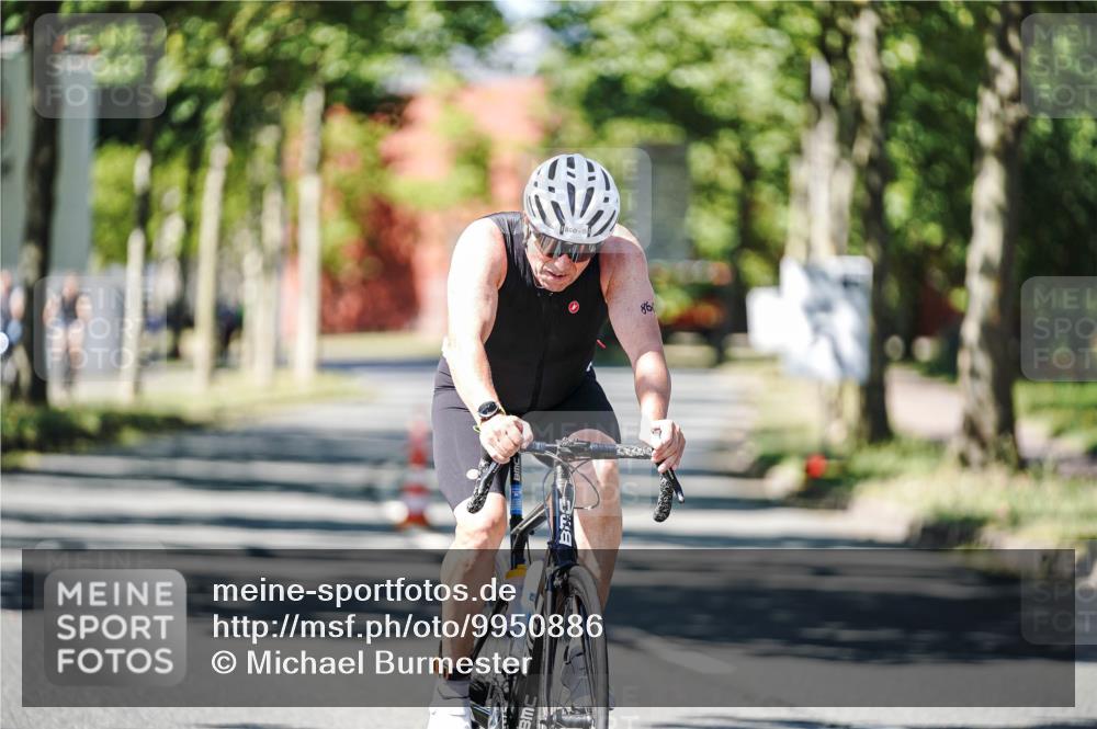 09.08.2026 - GEWOBA Citytriathlon Bremen Michael Burmester http://msf.ph/oto/9950886 09.08.2026 13:21:20 Radfahren 546, 782, 887 meine-sportfotos.de
