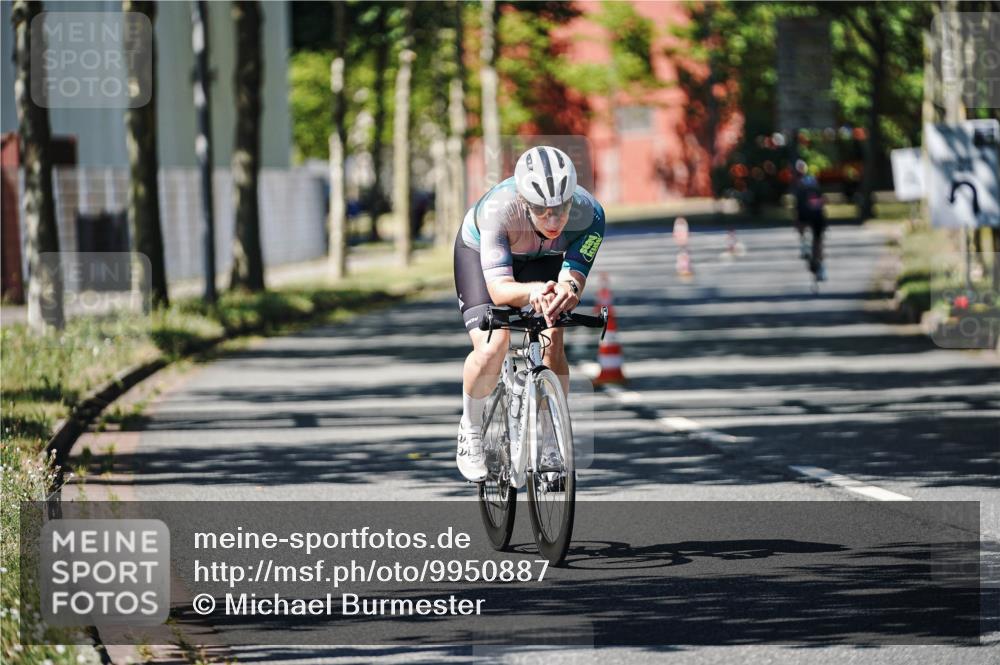 09.08.2026 - GEWOBA Citytriathlon Bremen Michael Burmester http://msf.ph/oto/9950887 09.08.2026 13:21:38 Radfahren 583 meine-sportfotos.de