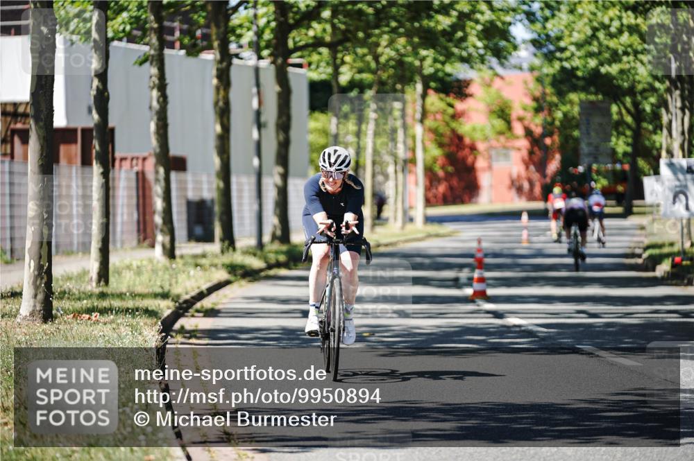 09.08.2026 - GEWOBA Citytriathlon Bremen Michael Burmester http://msf.ph/oto/9950894 09.08.2026 13:22:19 Radfahren 985 meine-sportfotos.de