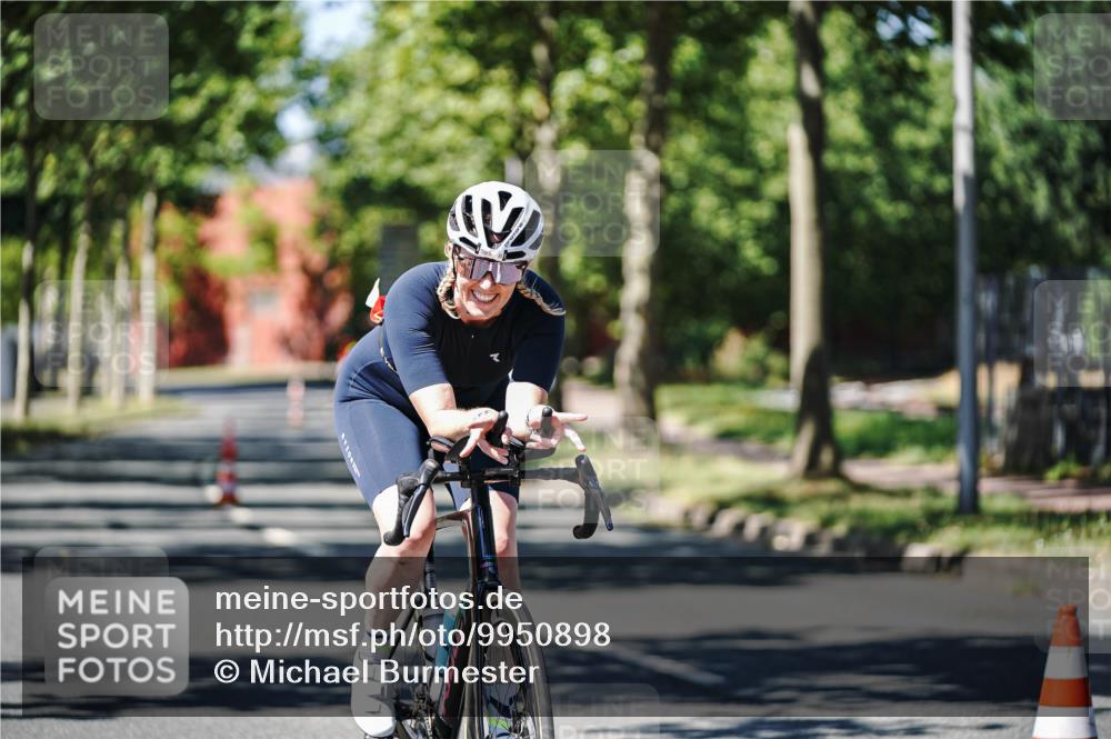09.08.2026 - GEWOBA Citytriathlon Bremen Michael Burmester http://msf.ph/oto/9950898 09.08.2026 13:22:20 Radfahren 985 meine-sportfotos.de