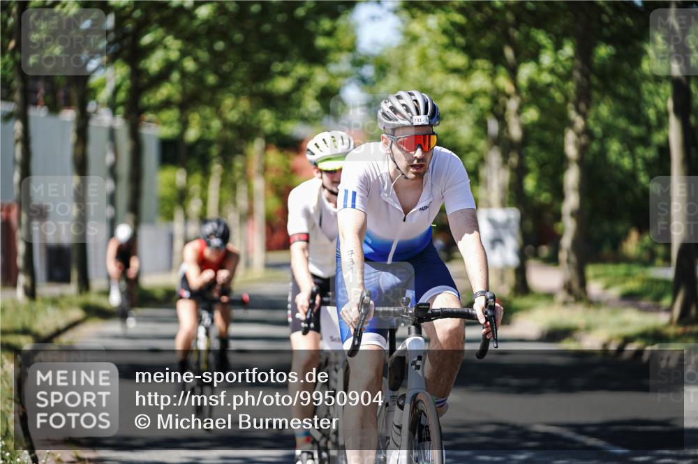 09.08.2026 - GEWOBA Citytriathlon Bremen Michael Burmester http://msf.ph/oto/9950904 09.08.2026 13:22:38 Radfahren 731, 889, 890, 1157 meine-sportfotos.de