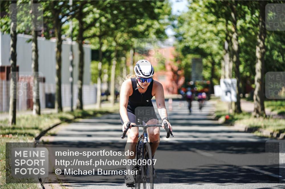 09.08.2026 - GEWOBA Citytriathlon Bremen Michael Burmester http://msf.ph/oto/9950907 09.08.2026 13:22:41 Radfahren 731, 889, 890, 1157 meine-sportfotos.de