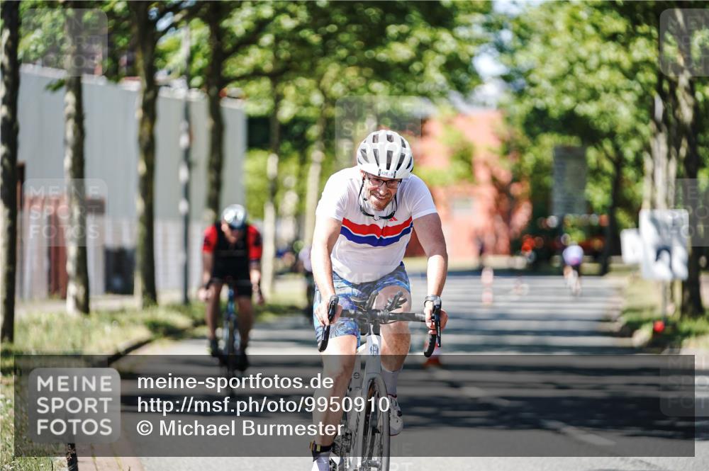 09.08.2026 - GEWOBA Citytriathlon Bremen Michael Burmester http://msf.ph/oto/9950910 09.08.2026 13:22:59 Radfahren 779, 828, 1106 meine-sportfotos.de