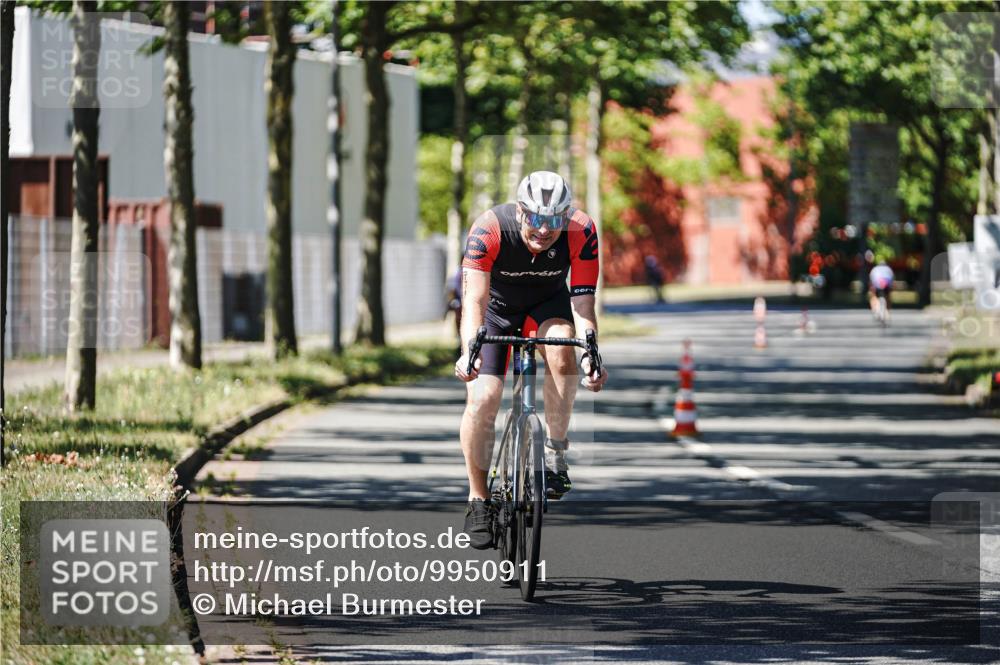 09.08.2026 - GEWOBA Citytriathlon Bremen Michael Burmester http://msf.ph/oto/9950911 09.08.2026 13:23:01 Radfahren 779, 828, 1106 meine-sportfotos.de