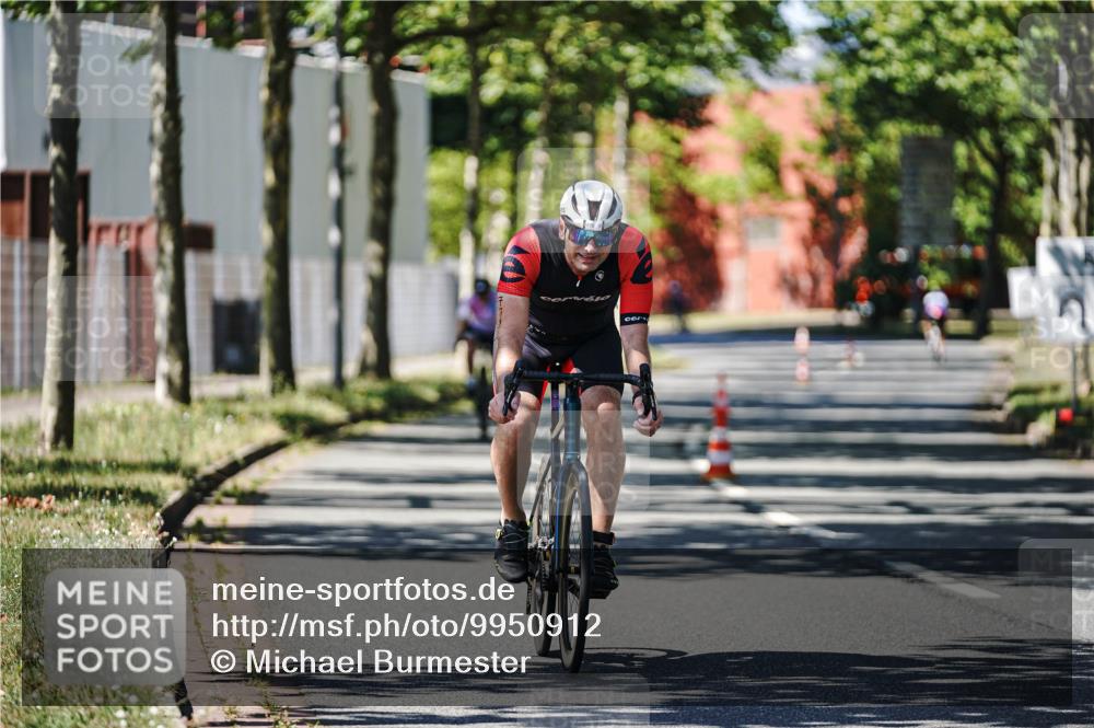 09.08.2026 - GEWOBA Citytriathlon Bremen Michael Burmester http://msf.ph/oto/9950912 09.08.2026 13:23:01 Radfahren 779, 828, 1106 meine-sportfotos.de