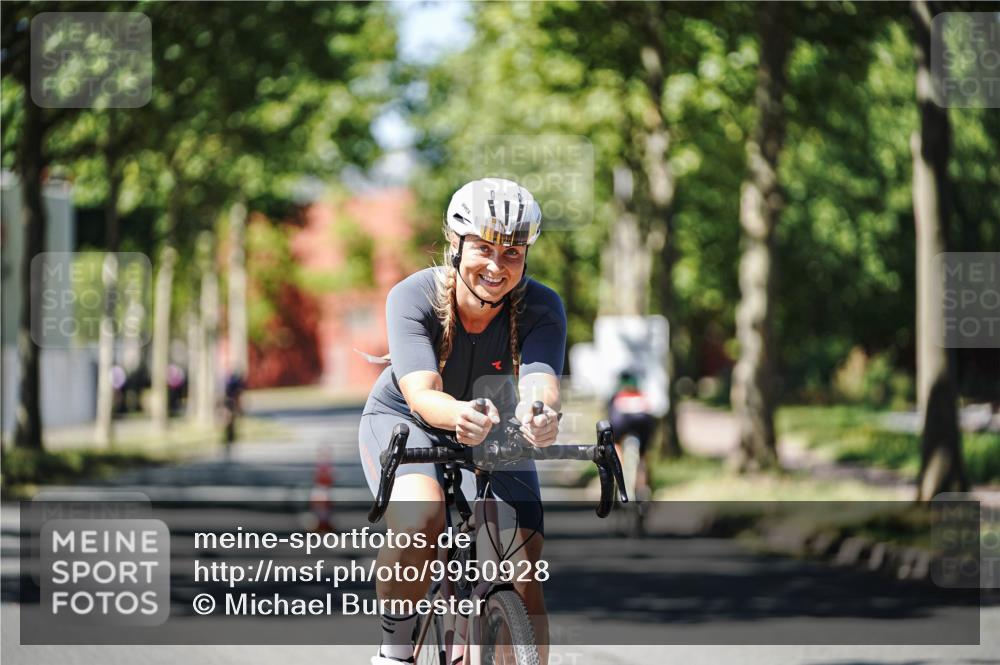09.08.2026 - GEWOBA Citytriathlon Bremen Michael Burmester http://msf.ph/oto/9950928 09.08.2026 13:23:34 Radfahren 842, 941, 966, 997, 1122 meine-sportfotos.de