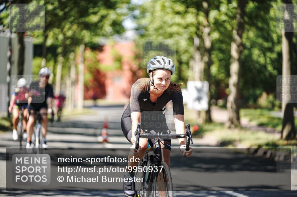 09.08.2026 - GEWOBA Citytriathlon Bremen Michael Burmester http://msf.ph/oto/9950937 09.08.2026 13:23:59 Radfahren 853, 881, 891, 898, 945, 974 meine-sportfotos.de