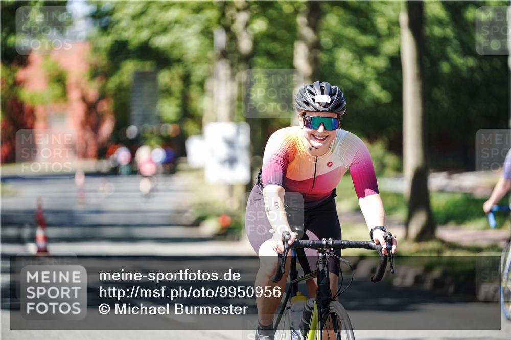 09.08.2026 - GEWOBA Citytriathlon Bremen Michael Burmester http://msf.ph/oto/9950956 09.08.2026 13:24:29 Radfahren 873, 908, 917, 1020, 1120 meine-sportfotos.de