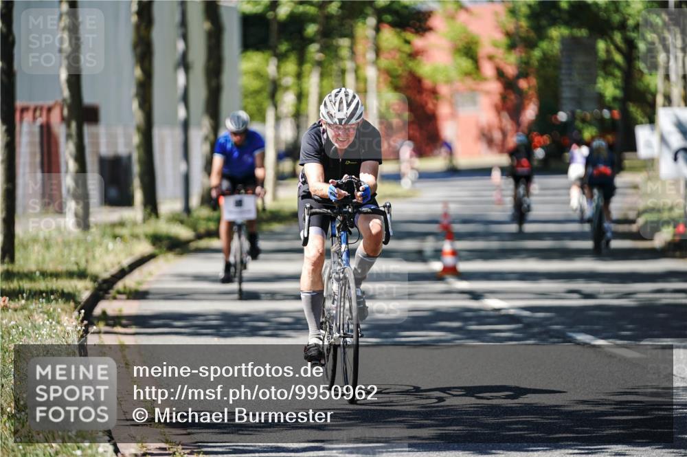 09.08.2026 - GEWOBA Citytriathlon Bremen Michael Burmester http://msf.ph/oto/9950962 09.08.2026 13:24:35 Radfahren 873, 908, 1020, 1102 meine-sportfotos.de
