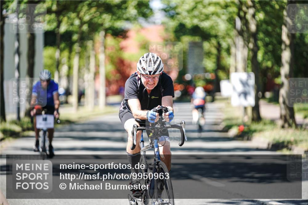 09.08.2026 - GEWOBA Citytriathlon Bremen Michael Burmester http://msf.ph/oto/9950963 09.08.2026 13:24:35 Radfahren 873, 908, 1020, 1102 meine-sportfotos.de