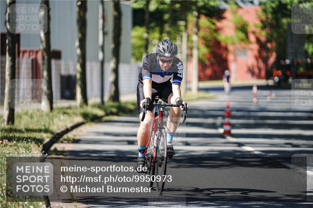 09.08.2026 - GEWOBA Citytriathlon Bremen Michael Burmester http://msf.ph/oto/9950973 09.08.2026 13:27:30 Radfahren 927, 1149 meine-sportfotos.de