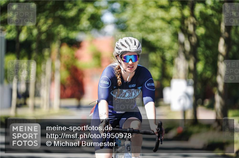 09.08.2026 - GEWOBA Citytriathlon Bremen Michael Burmester http://msf.ph/oto/9950978 09.08.2026 13:27:43 Radfahren 927 meine-sportfotos.de