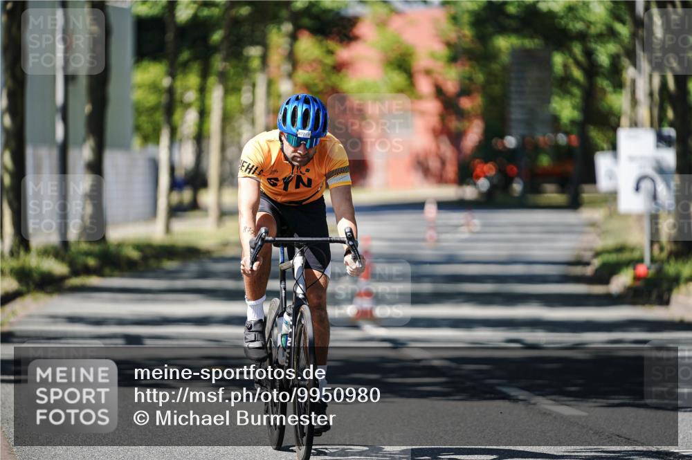 09.08.2026 - GEWOBA Citytriathlon Bremen Michael Burmester http://msf.ph/oto/9950980 09.08.2026 13:27:54 Radfahren 877 meine-sportfotos.de