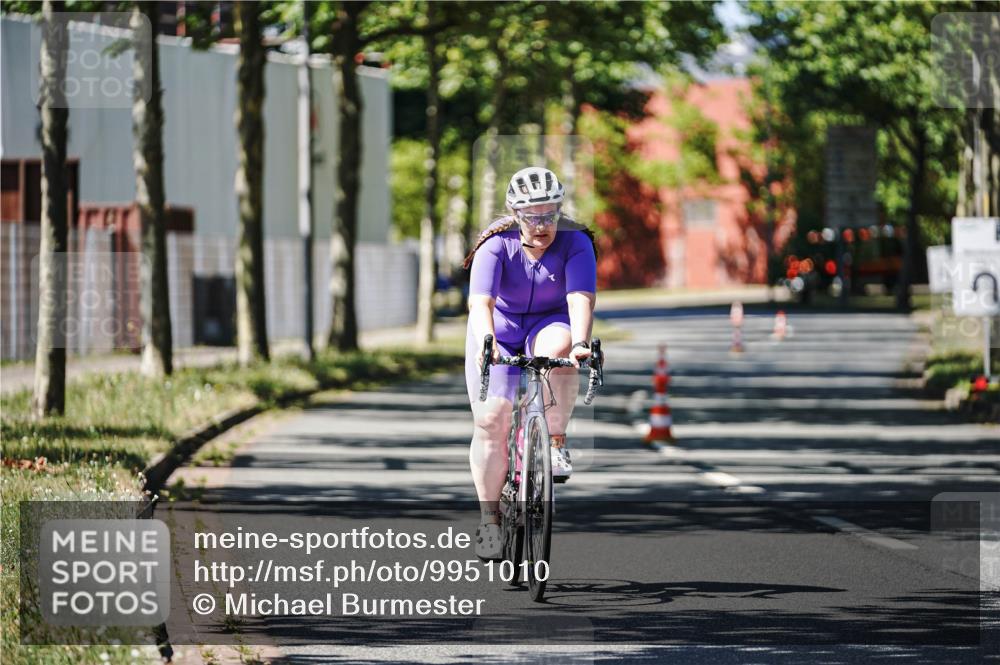 09.08.2026 - GEWOBA Citytriathlon Bremen Michael Burmester http://msf.ph/oto/9951010 09.08.2026 13:30:32 Radfahren 905, 963 meine-sportfotos.de