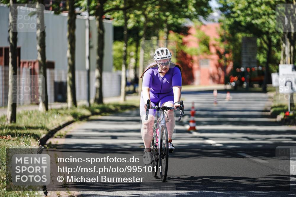 09.08.2026 - GEWOBA Citytriathlon Bremen Michael Burmester http://msf.ph/oto/9951011 09.08.2026 13:30:32 Radfahren 905, 963 meine-sportfotos.de
