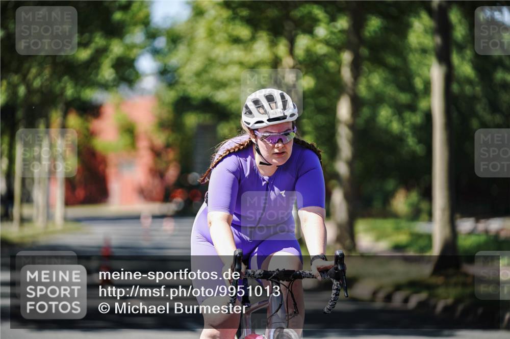09.08.2026 - GEWOBA Citytriathlon Bremen Michael Burmester http://msf.ph/oto/9951013 09.08.2026 13:30:33 Radfahren 905, 963 meine-sportfotos.de