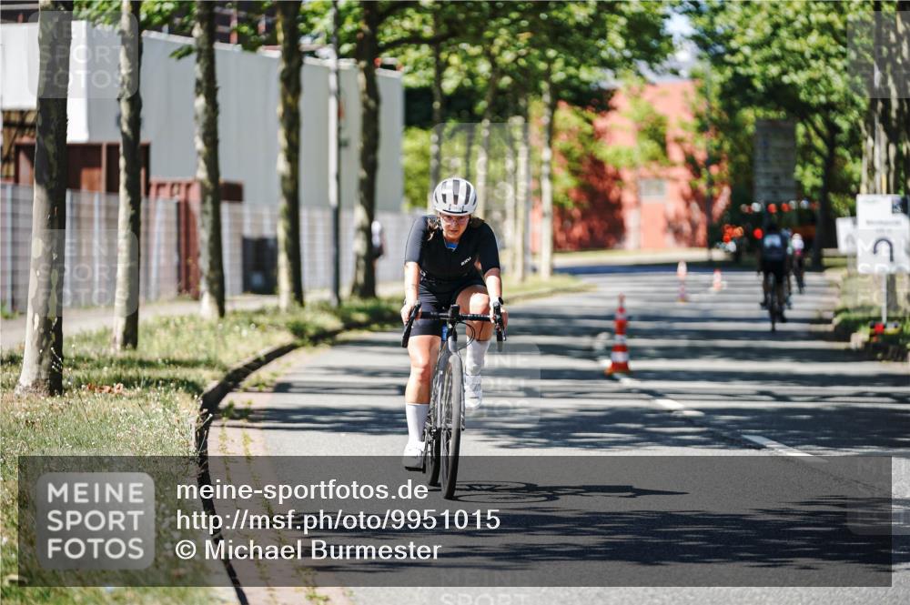 09.08.2026 - GEWOBA Citytriathlon Bremen Michael Burmester http://msf.ph/oto/9951015 09.08.2026 13:31:26 Radfahren 899, 1012 meine-sportfotos.de