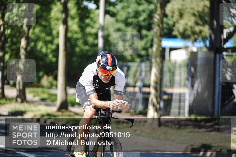 09.08.2026 - GEWOBA Citytriathlon Bremen Michael Burmester http://msf.ph/oto/9951019 09.08.2026 13:31:30 Radfahren 899, 1012 meine-sportfotos.de