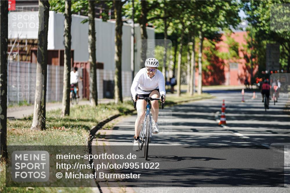 09.08.2026 - GEWOBA Citytriathlon Bremen Michael Burmester http://msf.ph/oto/9951022 09.08.2026 13:31:52 Radfahren 964 meine-sportfotos.de
