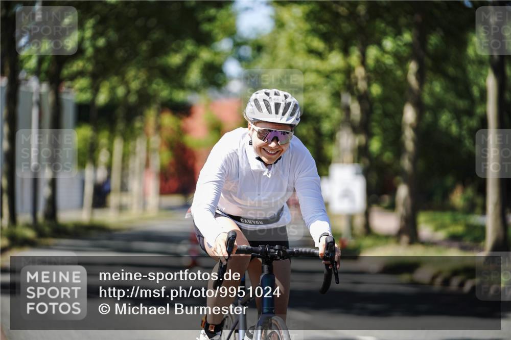 09.08.2026 - GEWOBA Citytriathlon Bremen Michael Burmester http://msf.ph/oto/9951024 09.08.2026 13:31:53 Radfahren 964 meine-sportfotos.de