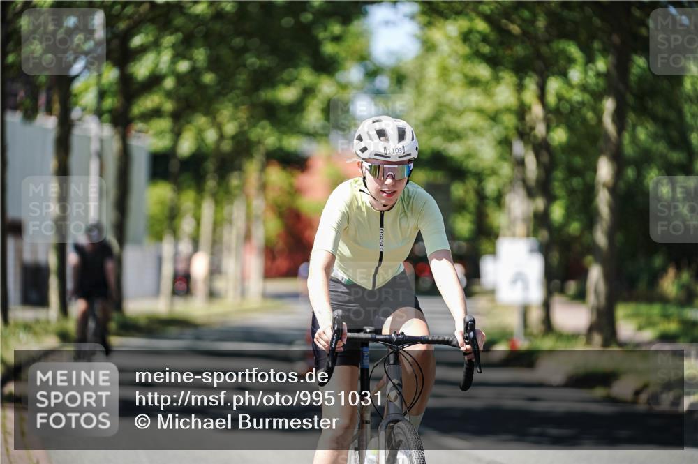 09.08.2026 - GEWOBA Citytriathlon Bremen Michael Burmester http://msf.ph/oto/9951031 09.08.2026 13:32:14 Radfahren 993, 1103, 1141 meine-sportfotos.de
