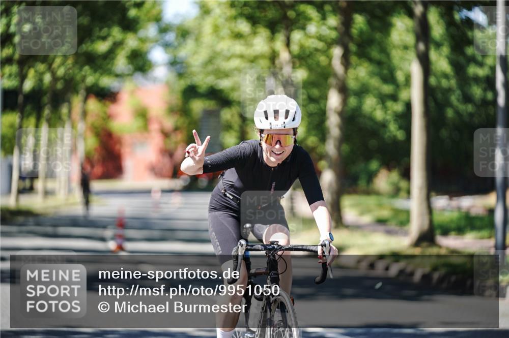 09.08.2026 - GEWOBA Citytriathlon Bremen Michael Burmester http://msf.ph/oto/9951050 09.08.2026 13:32:48 Radfahren 822, 939, 990, 1006 meine-sportfotos.de