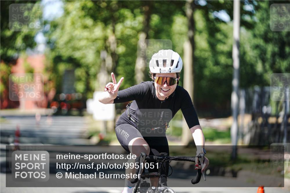 09.08.2026 - GEWOBA Citytriathlon Bremen Michael Burmester http://msf.ph/oto/9951051 09.08.2026 13:32:49 Radfahren 822, 939, 990, 1006 meine-sportfotos.de