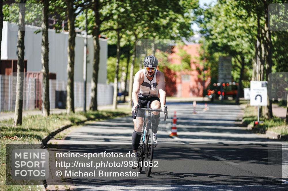 09.08.2026 - GEWOBA Citytriathlon Bremen Michael Burmester http://msf.ph/oto/9951052 09.08.2026 13:32:54 Radfahren 939, 990, 1006 meine-sportfotos.de