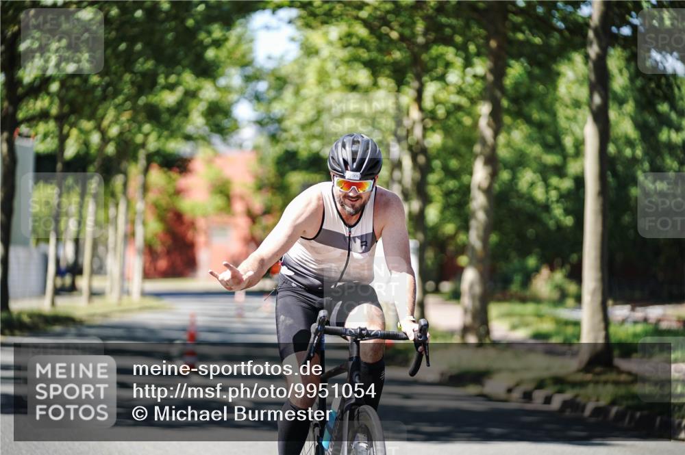 09.08.2026 - GEWOBA Citytriathlon Bremen Michael Burmester http://msf.ph/oto/9951054 09.08.2026 13:32:55 Radfahren 939, 990, 1006 meine-sportfotos.de