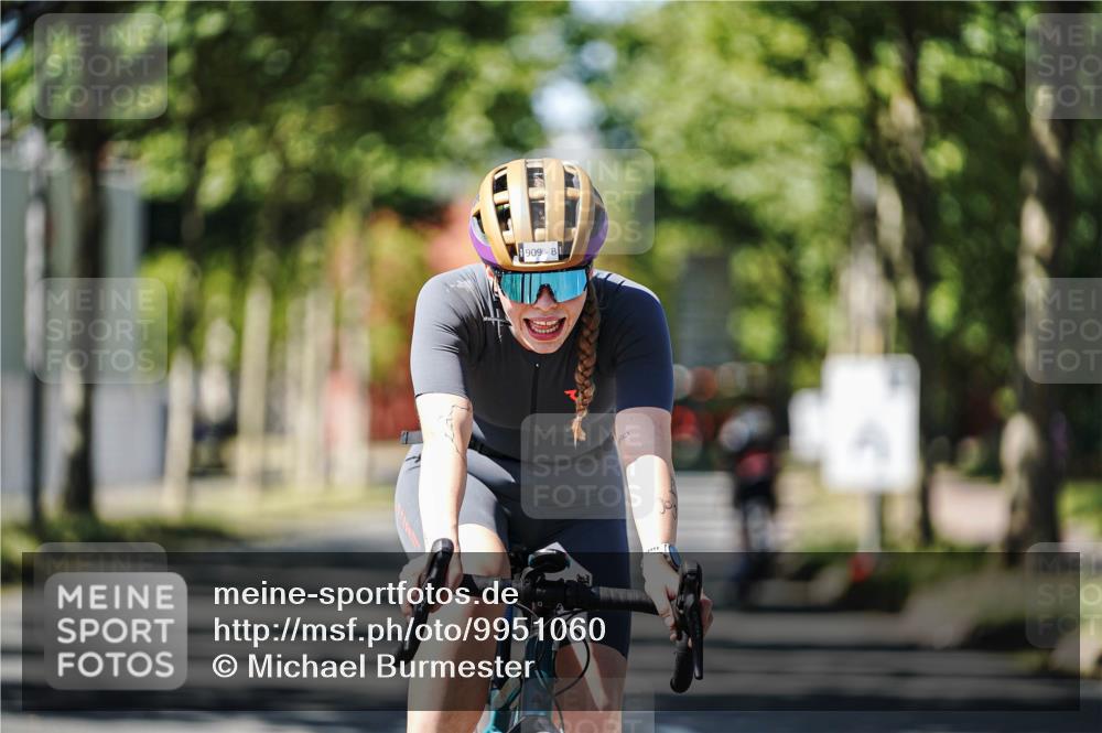 09.08.2026 - GEWOBA Citytriathlon Bremen Michael Burmester http://msf.ph/oto/9951060 09.08.2026 13:33:55 Radfahren 909 meine-sportfotos.de