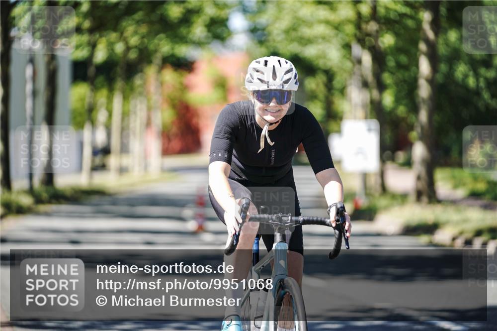 09.08.2026 - GEWOBA Citytriathlon Bremen Michael Burmester http://msf.ph/oto/9951068 09.08.2026 13:34:44 Radfahren 920, 921, 1019 meine-sportfotos.de