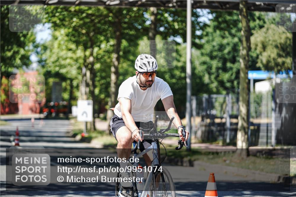 09.08.2026 - GEWOBA Citytriathlon Bremen Michael Burmester http://msf.ph/oto/9951074 09.08.2026 13:36:20 Radfahren 585 meine-sportfotos.de