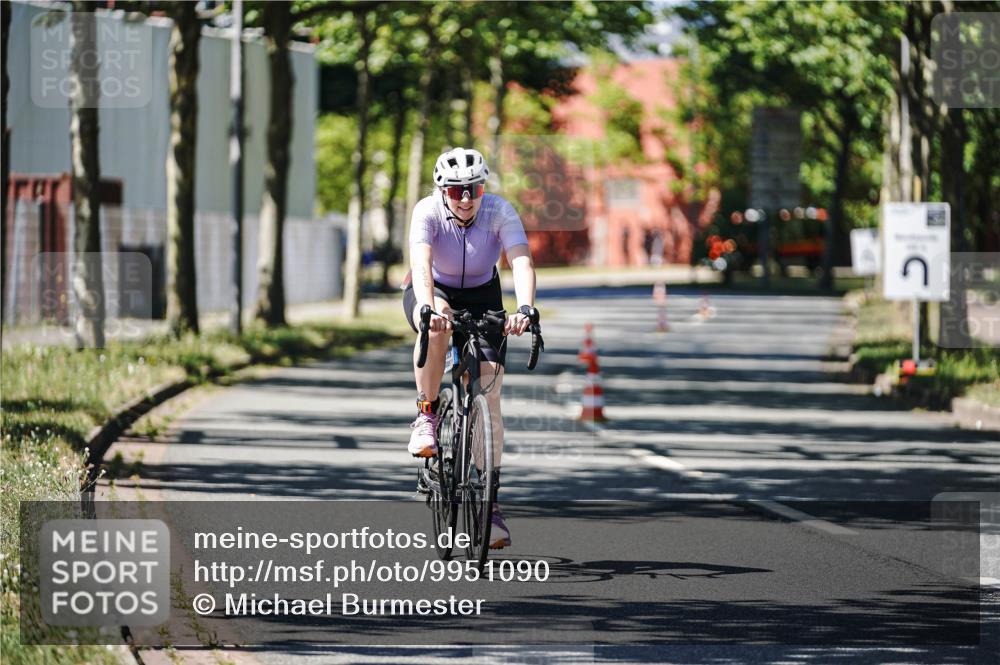 09.08.2026 - GEWOBA Citytriathlon Bremen Michael Burmester http://msf.ph/oto/9951090 09.08.2026 13:40:50 Radfahren 930 meine-sportfotos.de