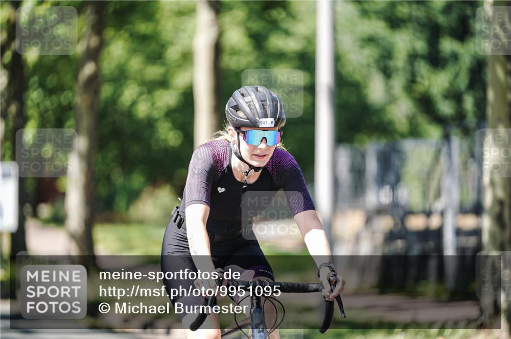 09.08.2026 - GEWOBA Citytriathlon Bremen Michael Burmester http://msf.ph/oto/9951095 09.08.2026 13:42:49 Radfahren 943 meine-sportfotos.de