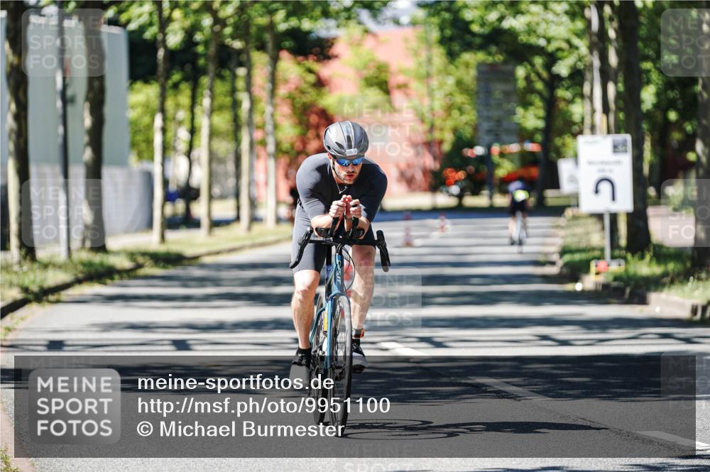 09.08.2026 - GEWOBA Citytriathlon Bremen Michael Burmester http://msf.ph/oto/9951100 09.08.2026 14:07:41 Radfahren 112, 120 meine-sportfotos.de