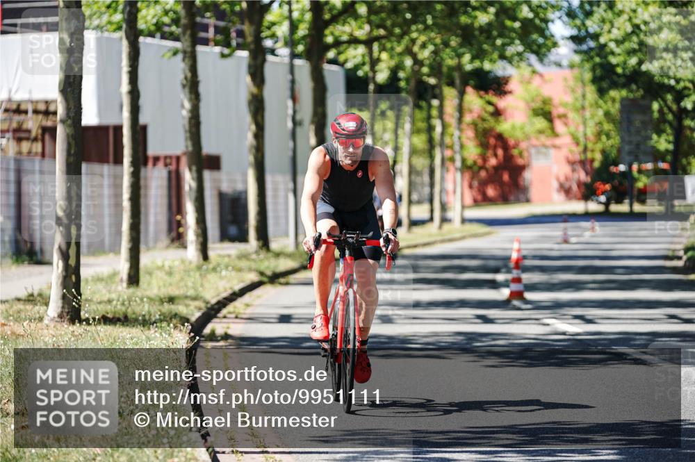 09.08.2026 - GEWOBA Citytriathlon Bremen Michael Burmester http://msf.ph/oto/9951111 09.08.2026 14:08:06 Radfahren 51, 184 meine-sportfotos.de