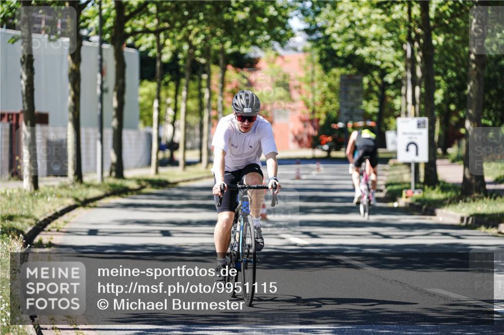 09.08.2026 - GEWOBA Citytriathlon Bremen Michael Burmester http://msf.ph/oto/9951115 09.08.2026 14:08:10 Radfahren 51, 184 meine-sportfotos.de