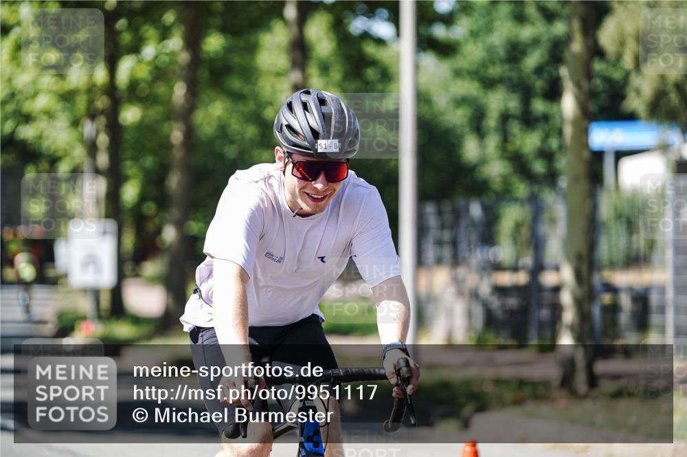 09.08.2026 - GEWOBA Citytriathlon Bremen Michael Burmester http://msf.ph/oto/9951117 09.08.2026 14:08:11 Radfahren 51, 184 meine-sportfotos.de