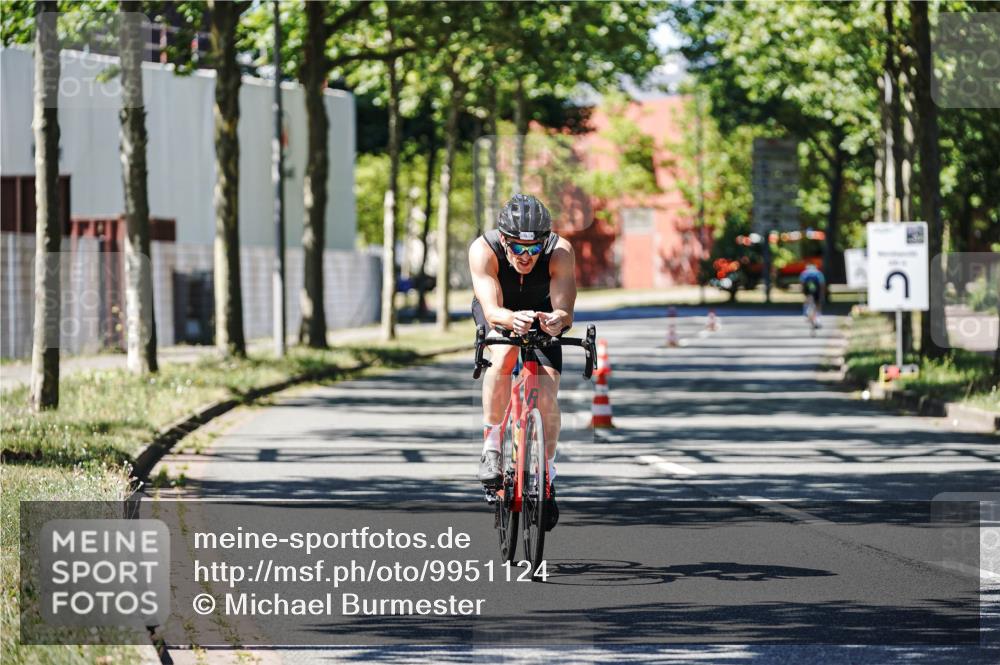 09.08.2026 - GEWOBA Citytriathlon Bremen Michael Burmester http://msf.ph/oto/9951124 09.08.2026 14:08:32 Radfahren 1, 176 meine-sportfotos.de