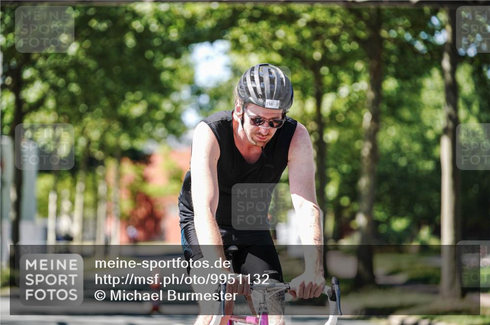 09.08.2026 - GEWOBA Citytriathlon Bremen Michael Burmester http://msf.ph/oto/9951132 09.08.2026 14:08:54 Radfahren 59, 156 meine-sportfotos.de