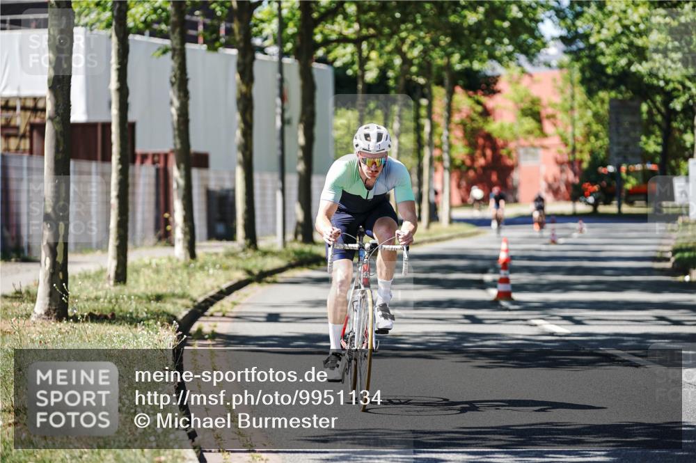 09.08.2026 - GEWOBA Citytriathlon Bremen Michael Burmester http://msf.ph/oto/9951134 09.08.2026 14:09:06 Radfahren 32, 156 meine-sportfotos.de